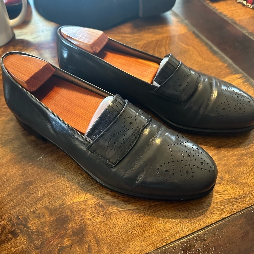 Salvatore Ferragamo shoes size 8 EUC Grey patent leather.